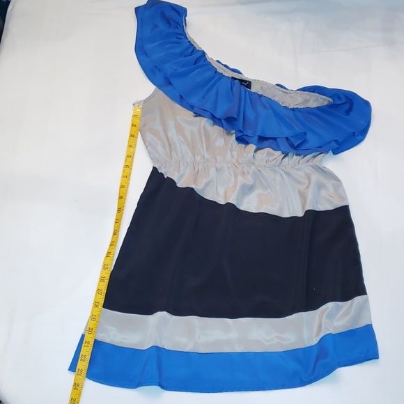 Womens dress - Picture 4 of 4